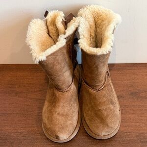UGG Tan Boots with Shearling and Ribbon Detail